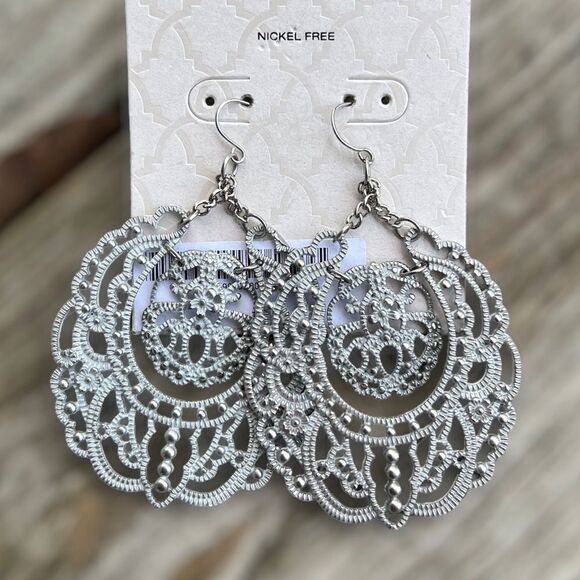 Jewelry - Silver Filigree Chandelier Drop Dangle Earrings